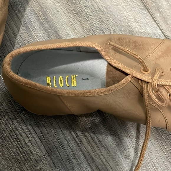 Bloch Split Sole Laced Nude Dance Shoes size 1 NEW - Picture 4 of 6